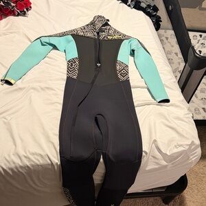 Billabong Aqua and Black Women's Wetsuit